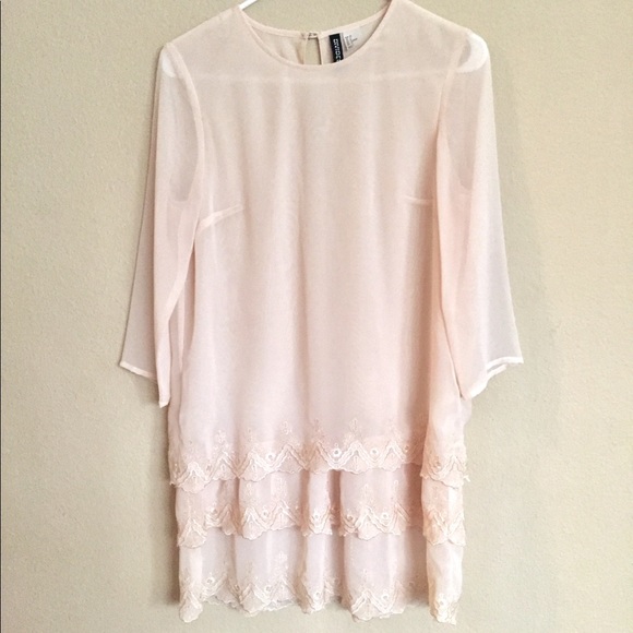 H&M Dresses & Skirts - H&M cream lace shift dress